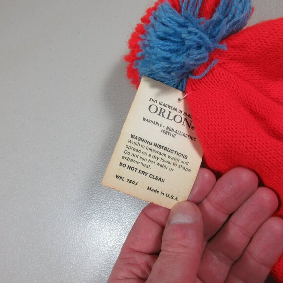 Headwear of Hi-bulk youth red an blue Huskies cuffed pom beanie winter hat NWT - Picture 4 of 5